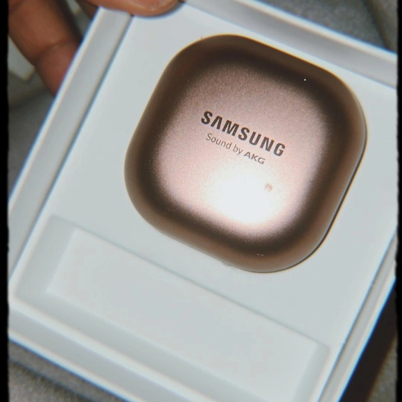 Samsung live buds - Picture 2 of 4